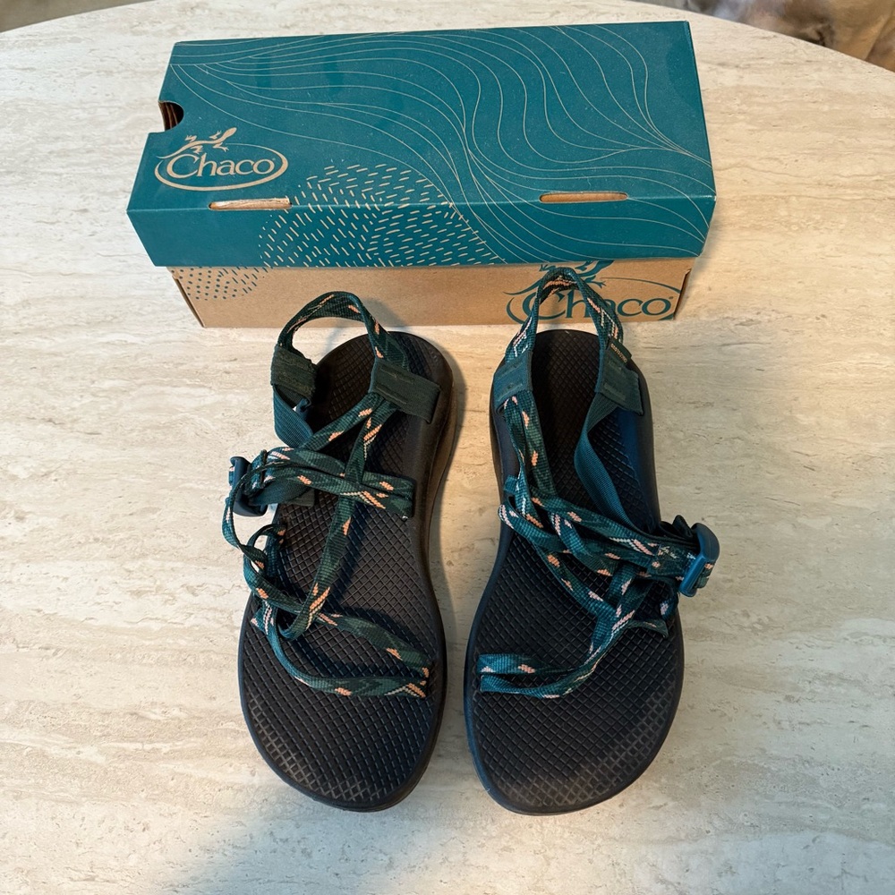 Cacho women’s hiking sandals